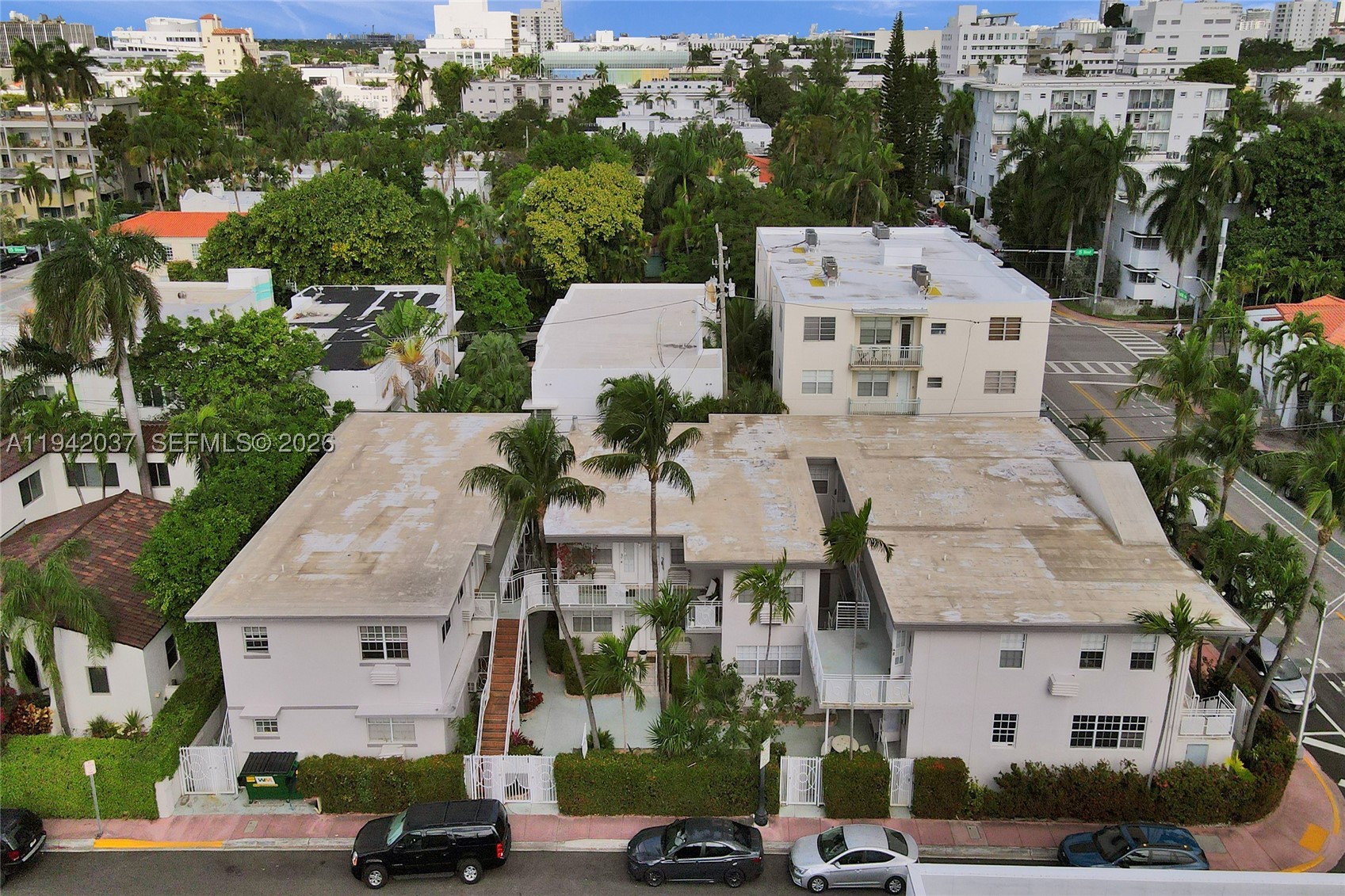 ESPANOLA WAY VILLAS CONDO - Residential