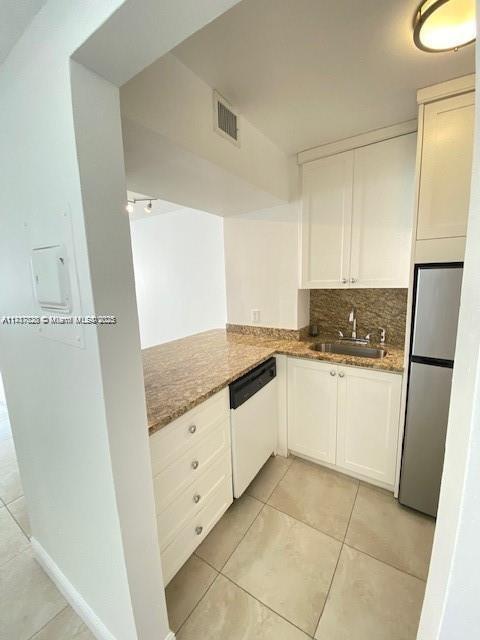 TRITON TOWER CONDO - Residential Lease
