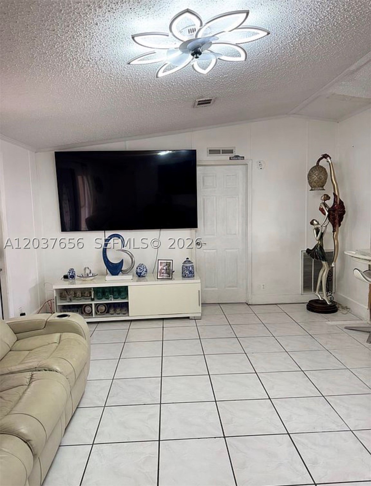 University Lakes - Residential