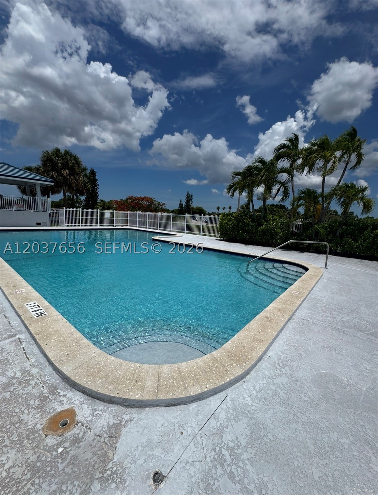 University Lakes - Residential
