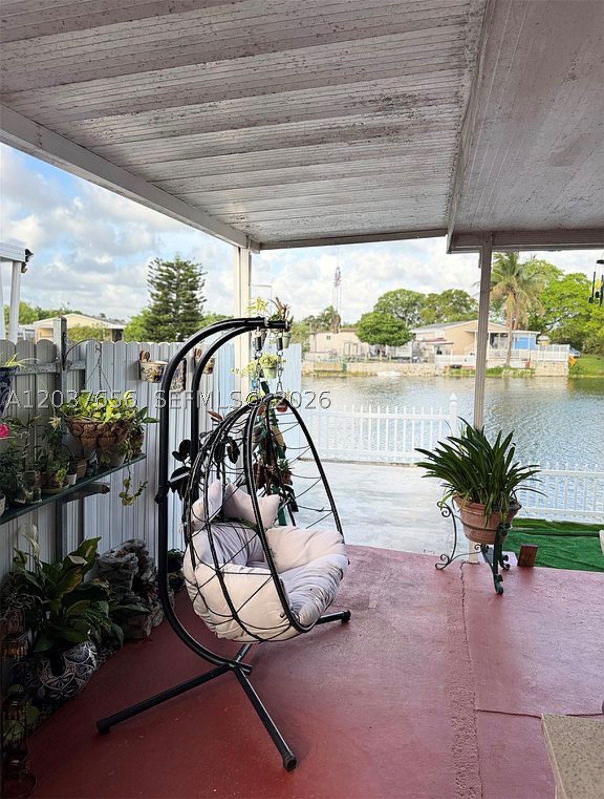 University Lakes - Residential