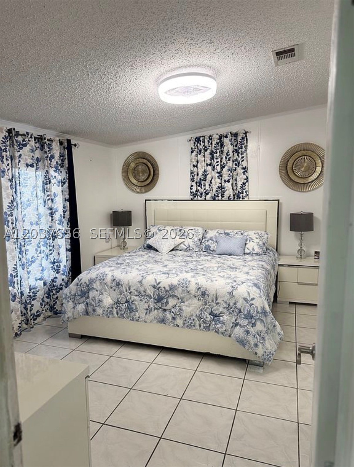 University Lakes - Residential