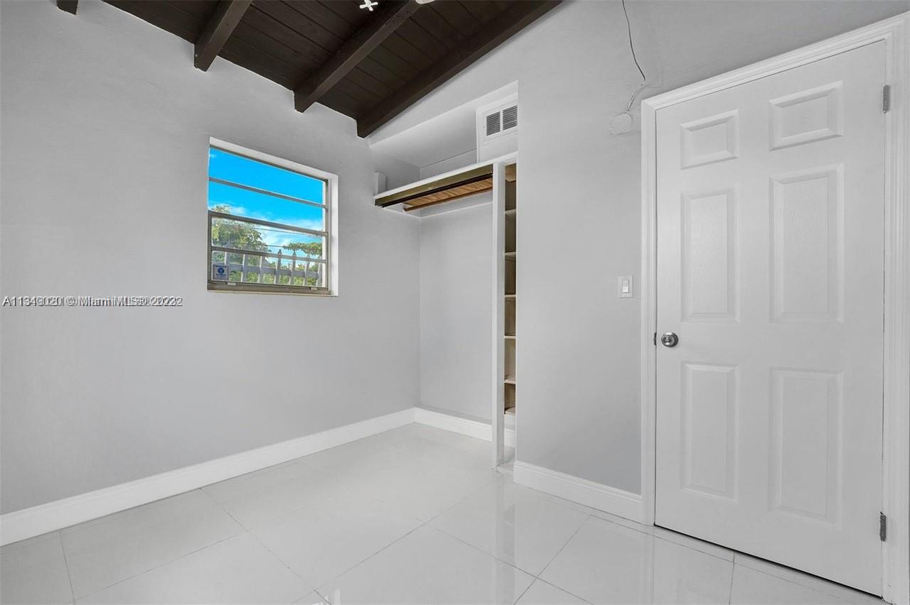 LAKE FOREST SEC 3 - Residential Lease