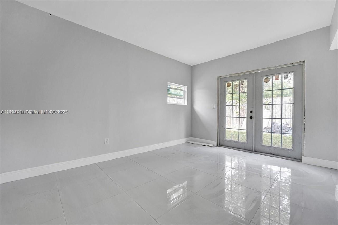 LAKE FOREST SEC 3 - Residential Lease