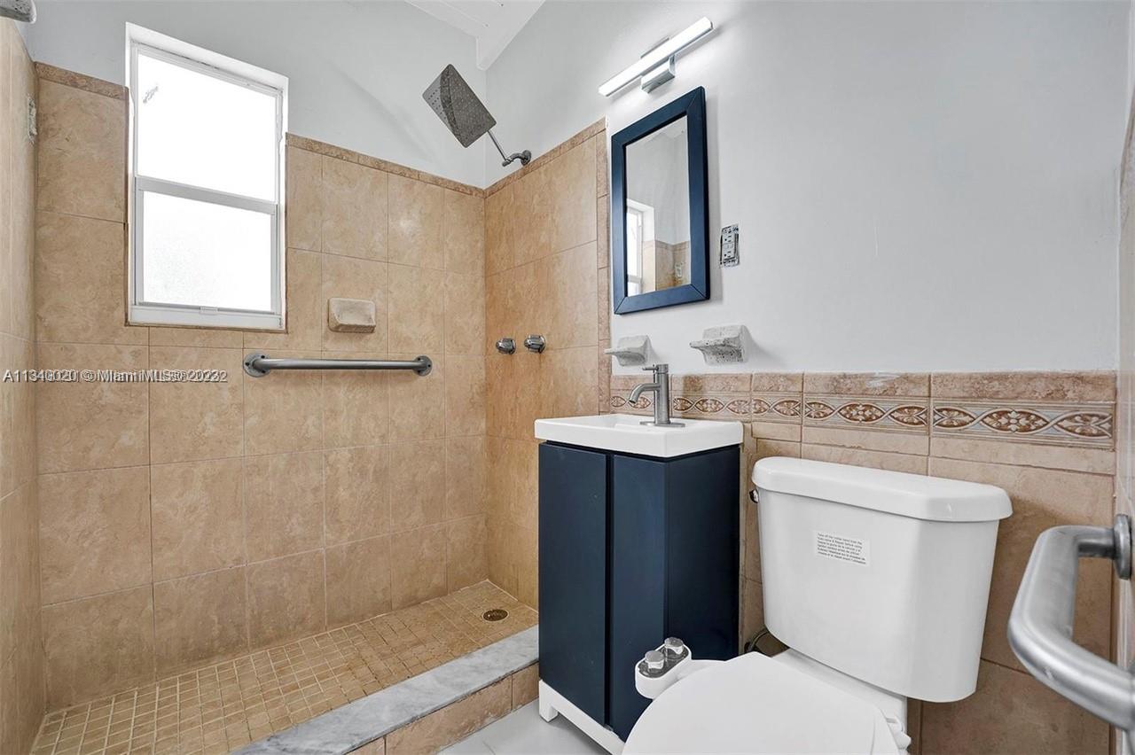 LAKE FOREST SEC 3 - Residential Lease