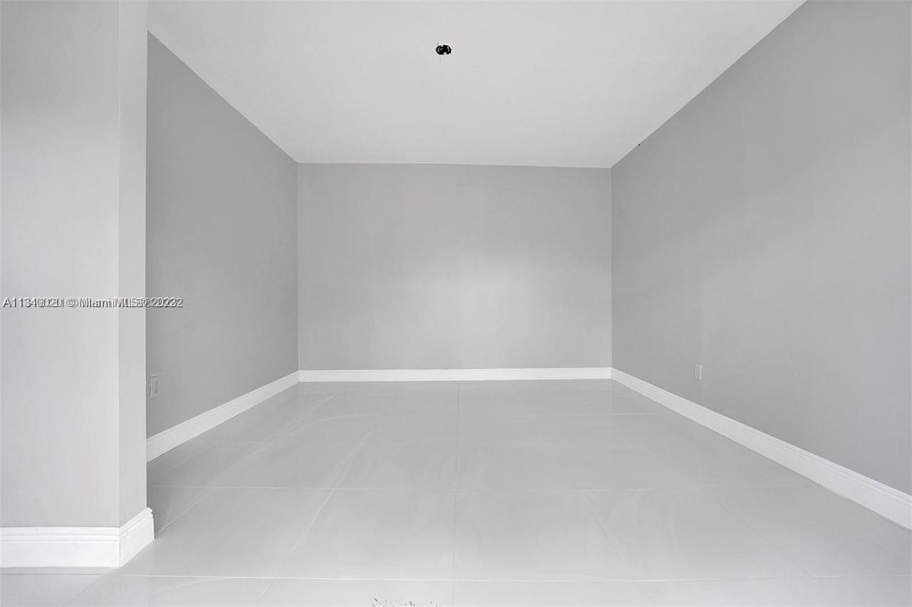 LAKE FOREST SEC 3 - Residential Lease