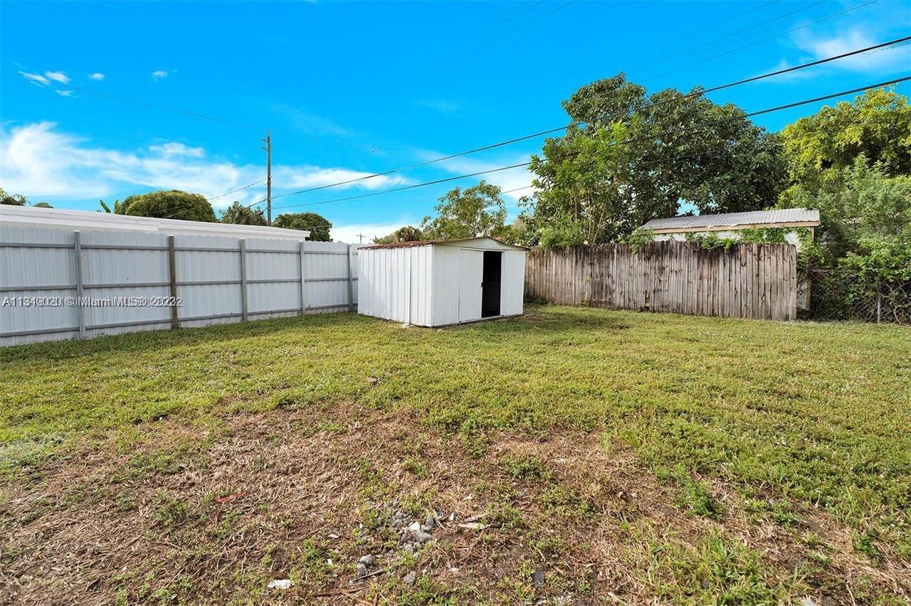 LAKE FOREST SEC 3 - Residential Lease