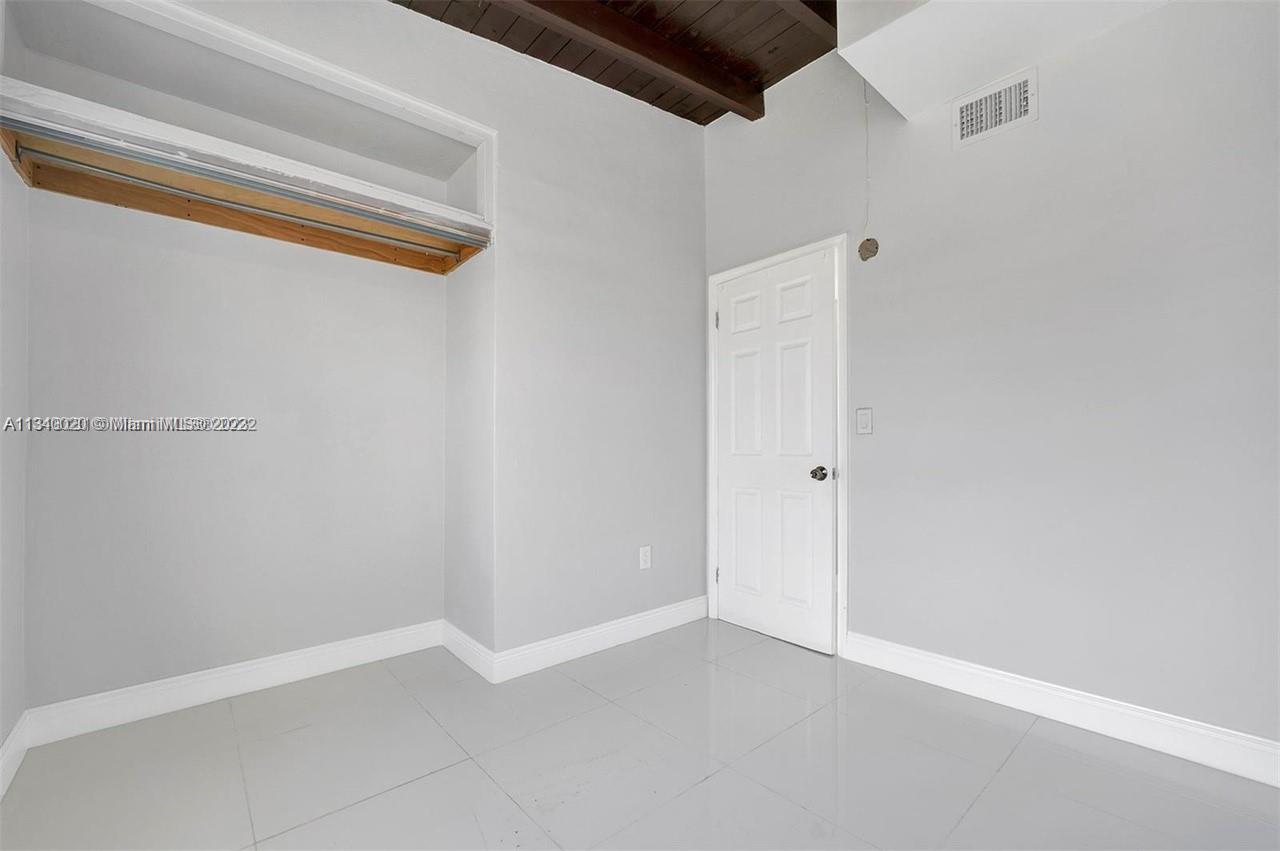LAKE FOREST SEC 3 - Residential Lease