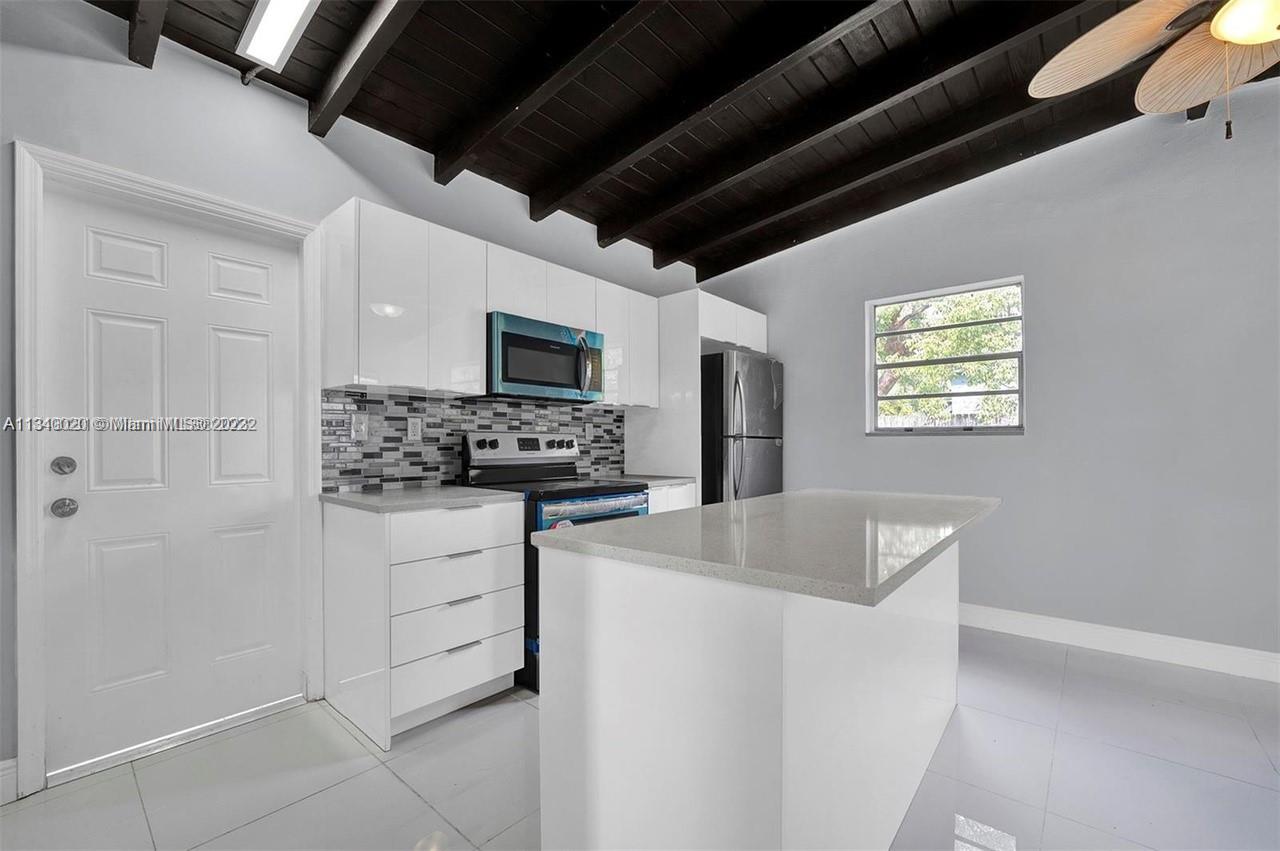 LAKE FOREST SEC 3 - Residential Lease