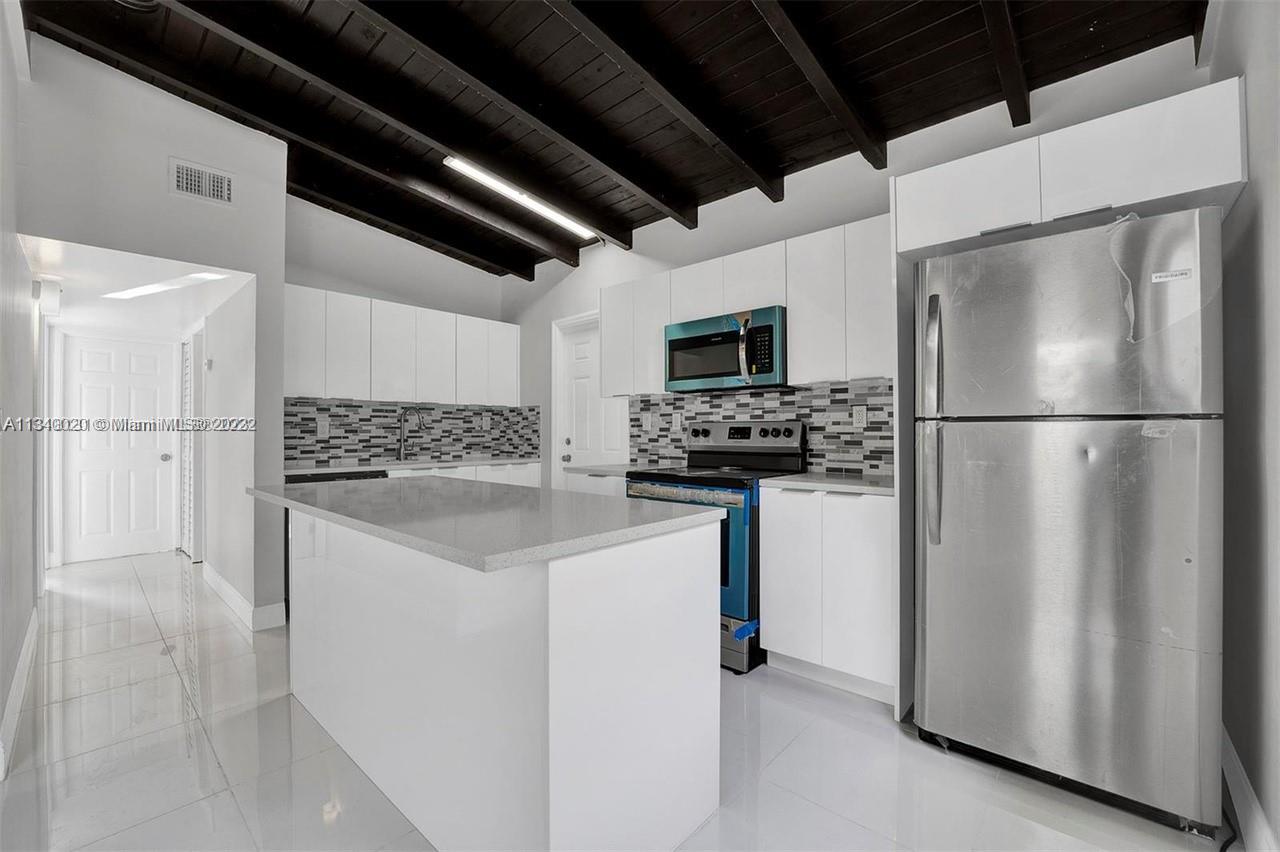 LAKE FOREST SEC 3 - Residential Lease