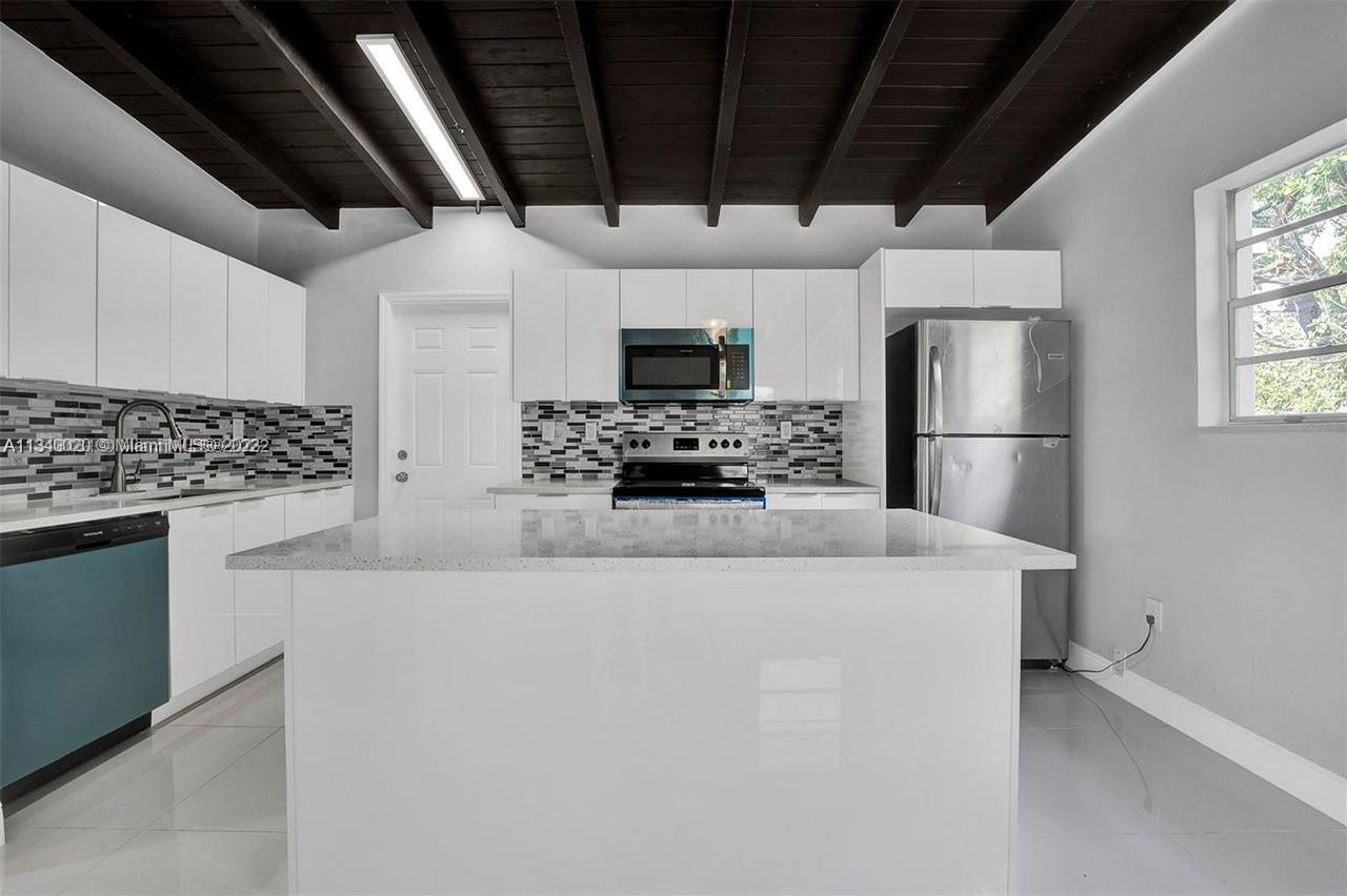 LAKE FOREST SEC 3 - Residential Lease