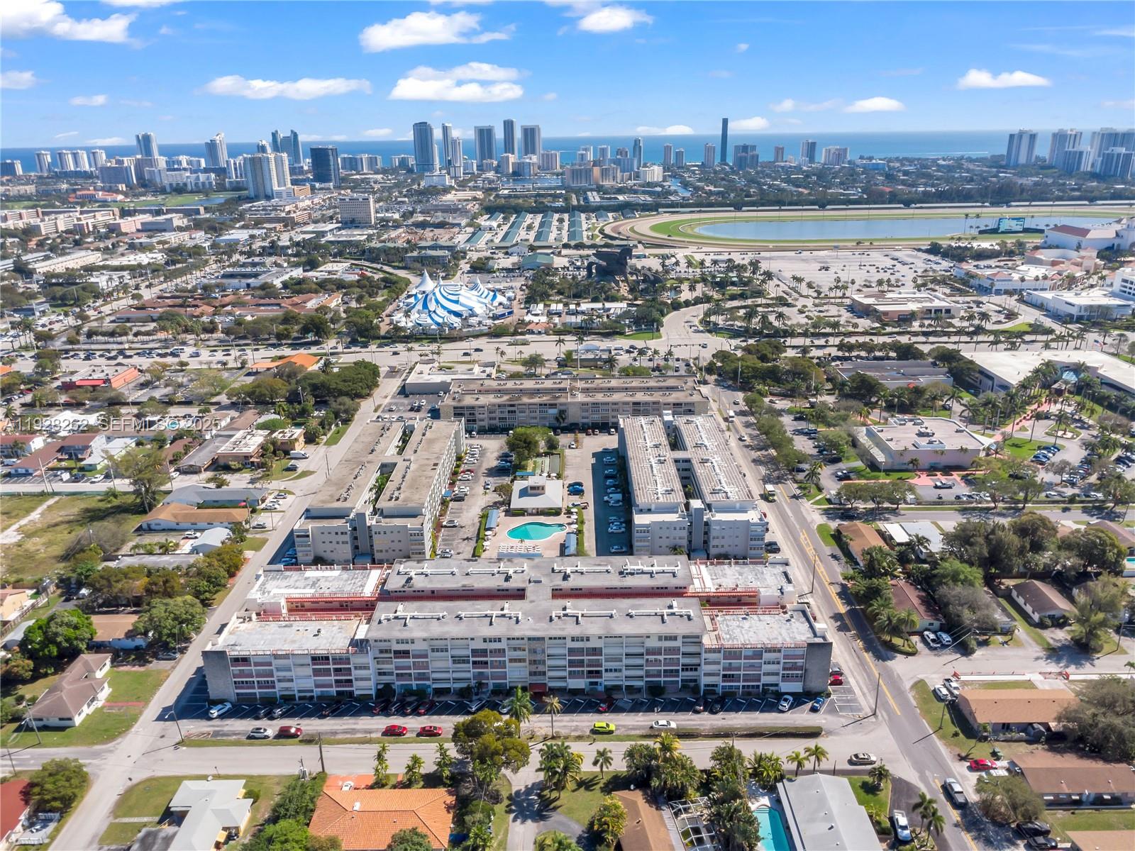 FIRST GULFSTREAM GARDEN - Residential