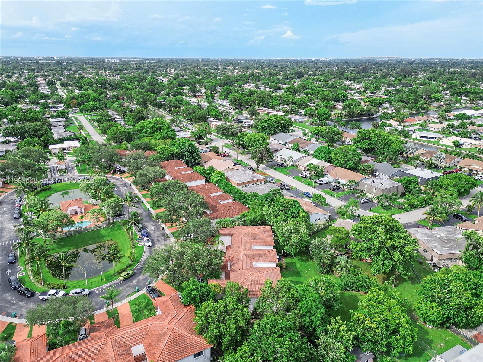 TAMARAC ISLAND CONDOMINIU - Residential