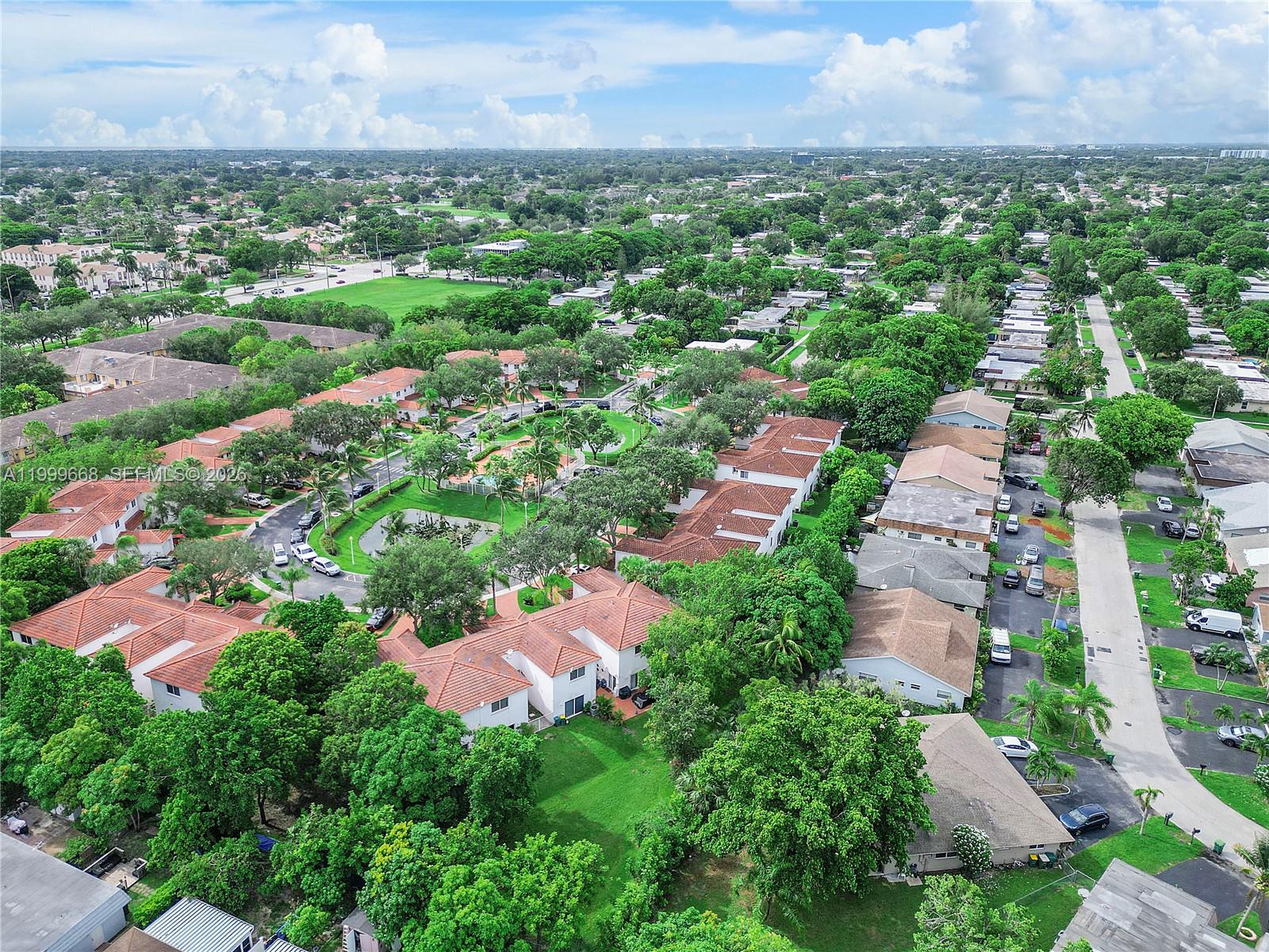 TAMARAC ISLAND CONDOMINIU - Residential