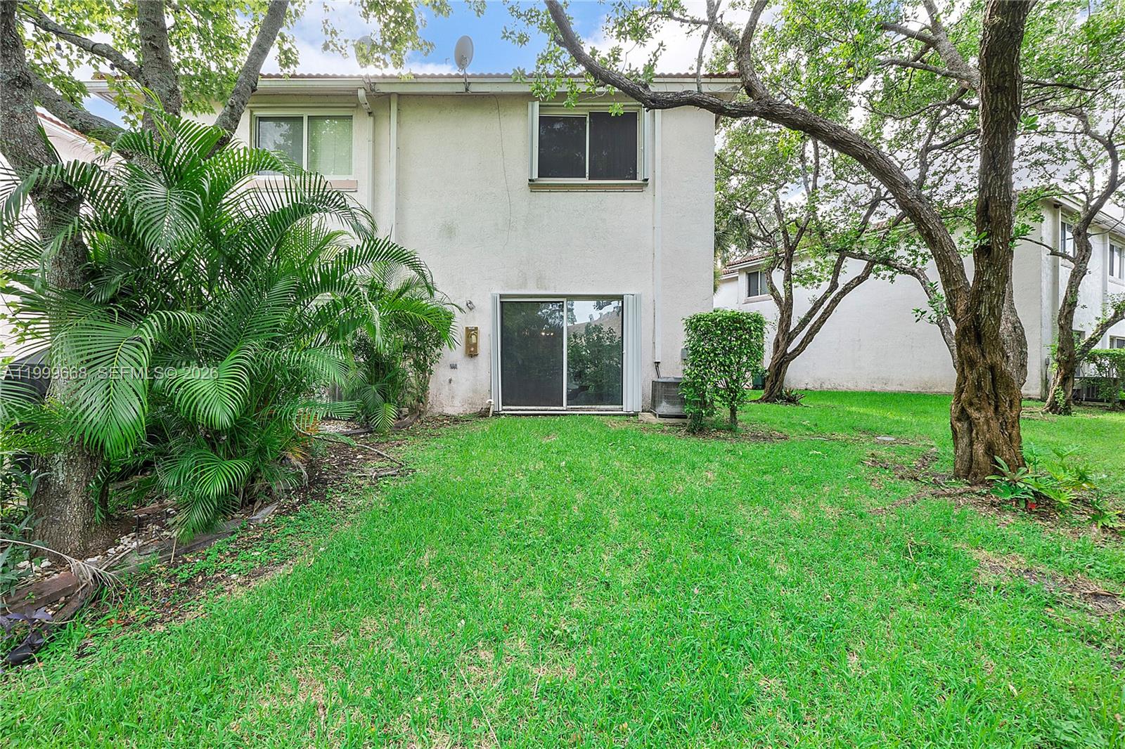 TAMARAC ISLAND CONDOMINIU - Residential