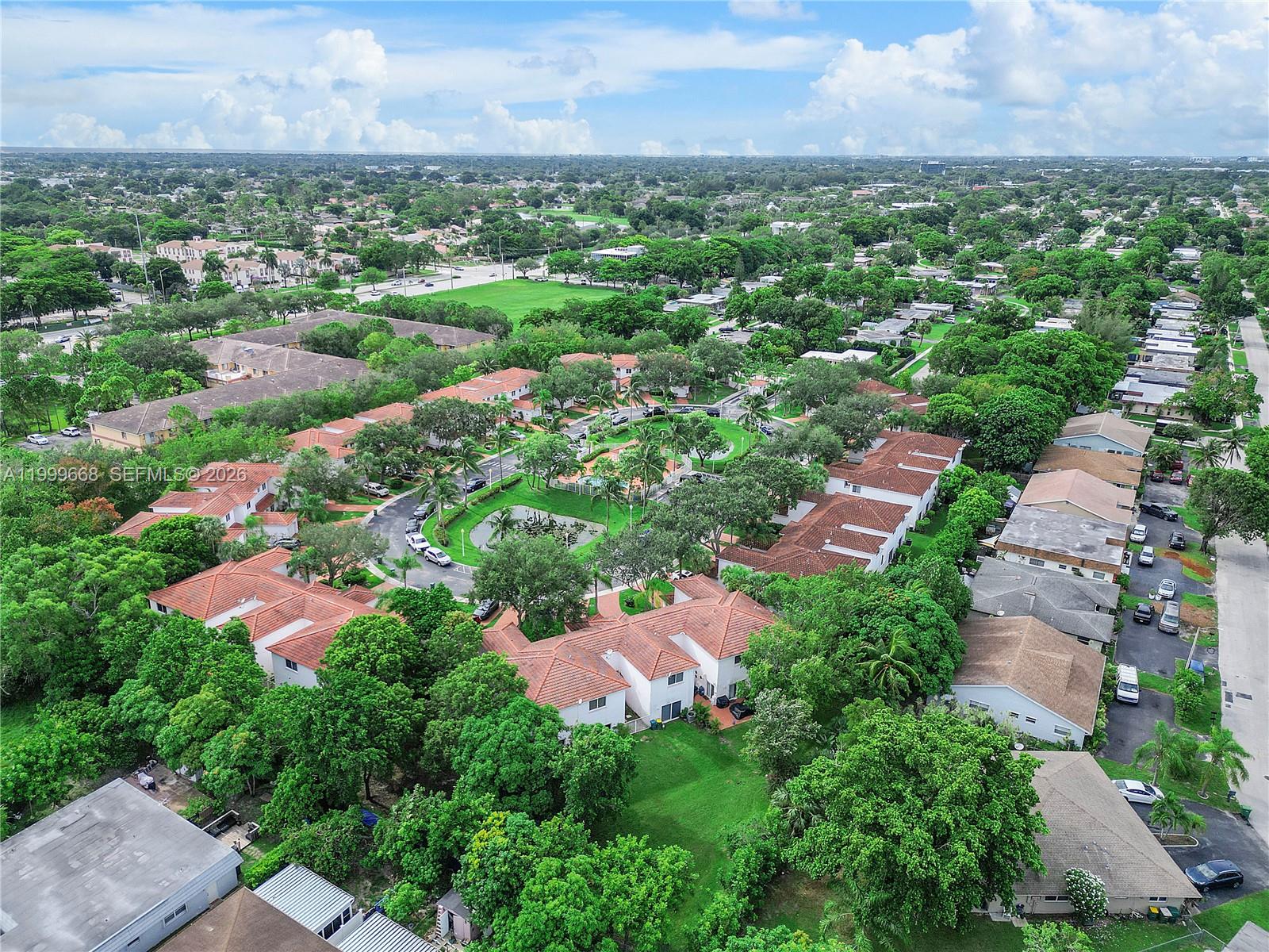 TAMARAC ISLAND CONDOMINIU - Residential