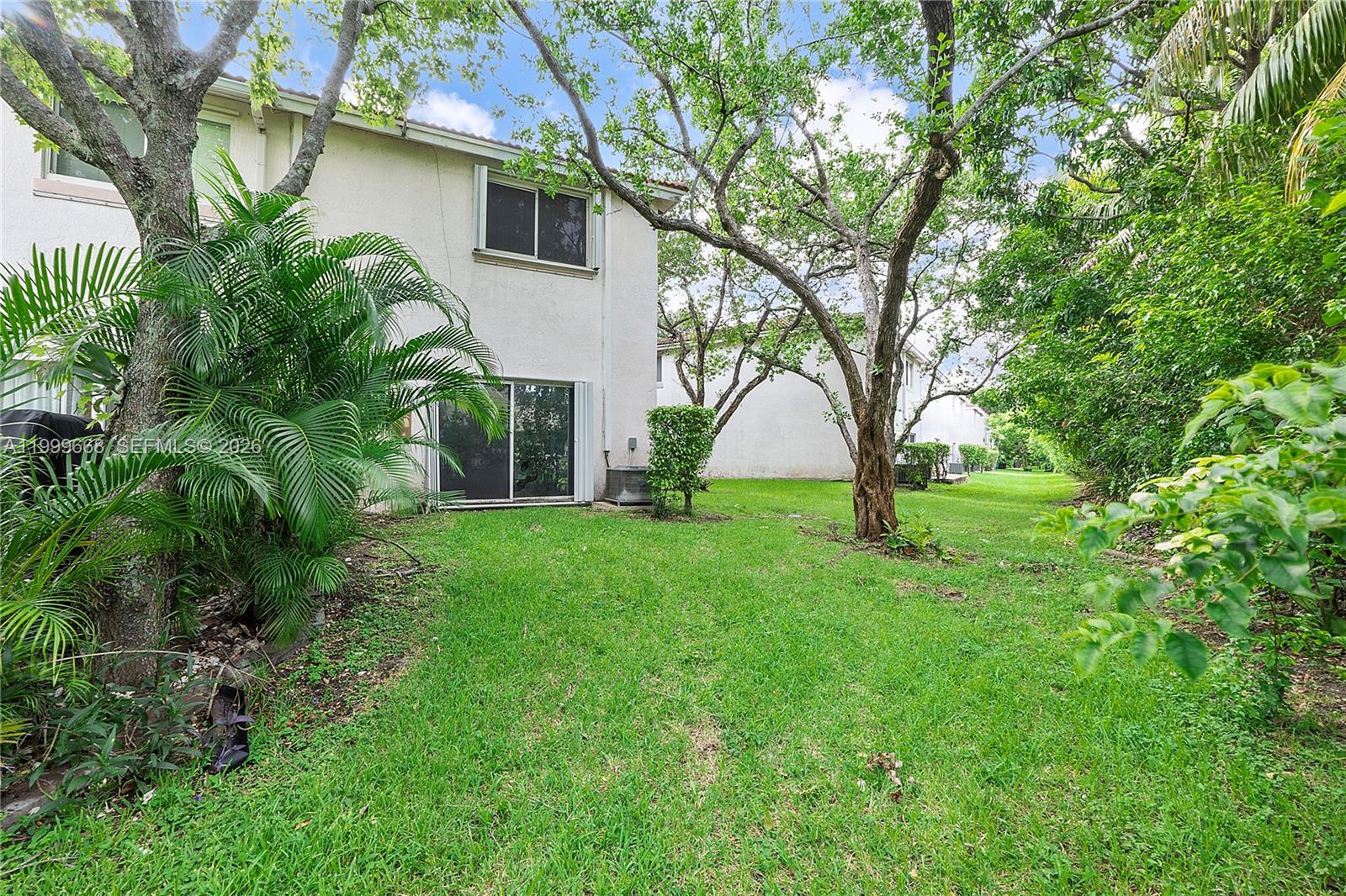 TAMARAC ISLAND CONDOMINIU - Residential