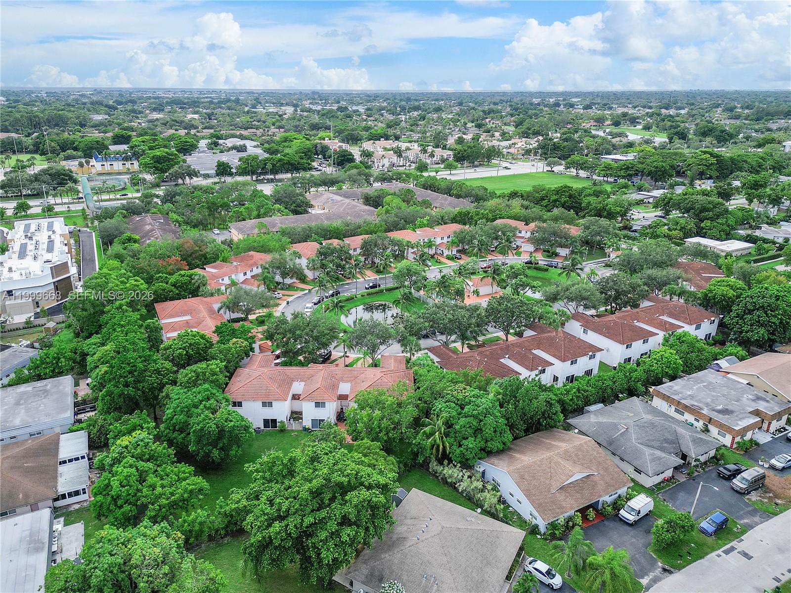 TAMARAC ISLAND CONDOMINIU - Residential
