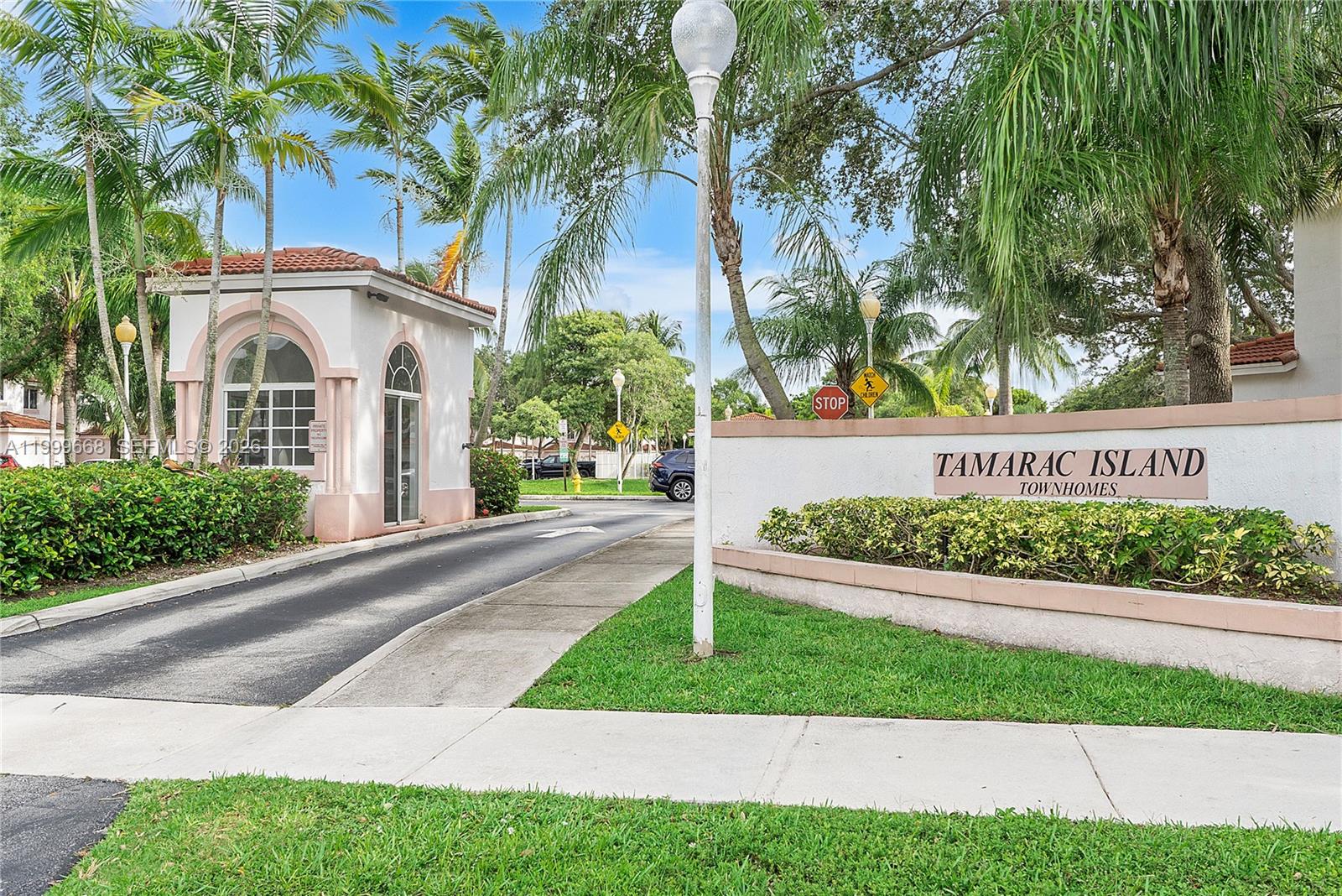 TAMARAC ISLAND CONDOMINIU - Residential