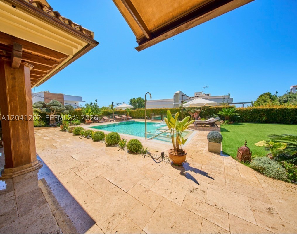 CALLE SEIS DEL CANDADO - Residential