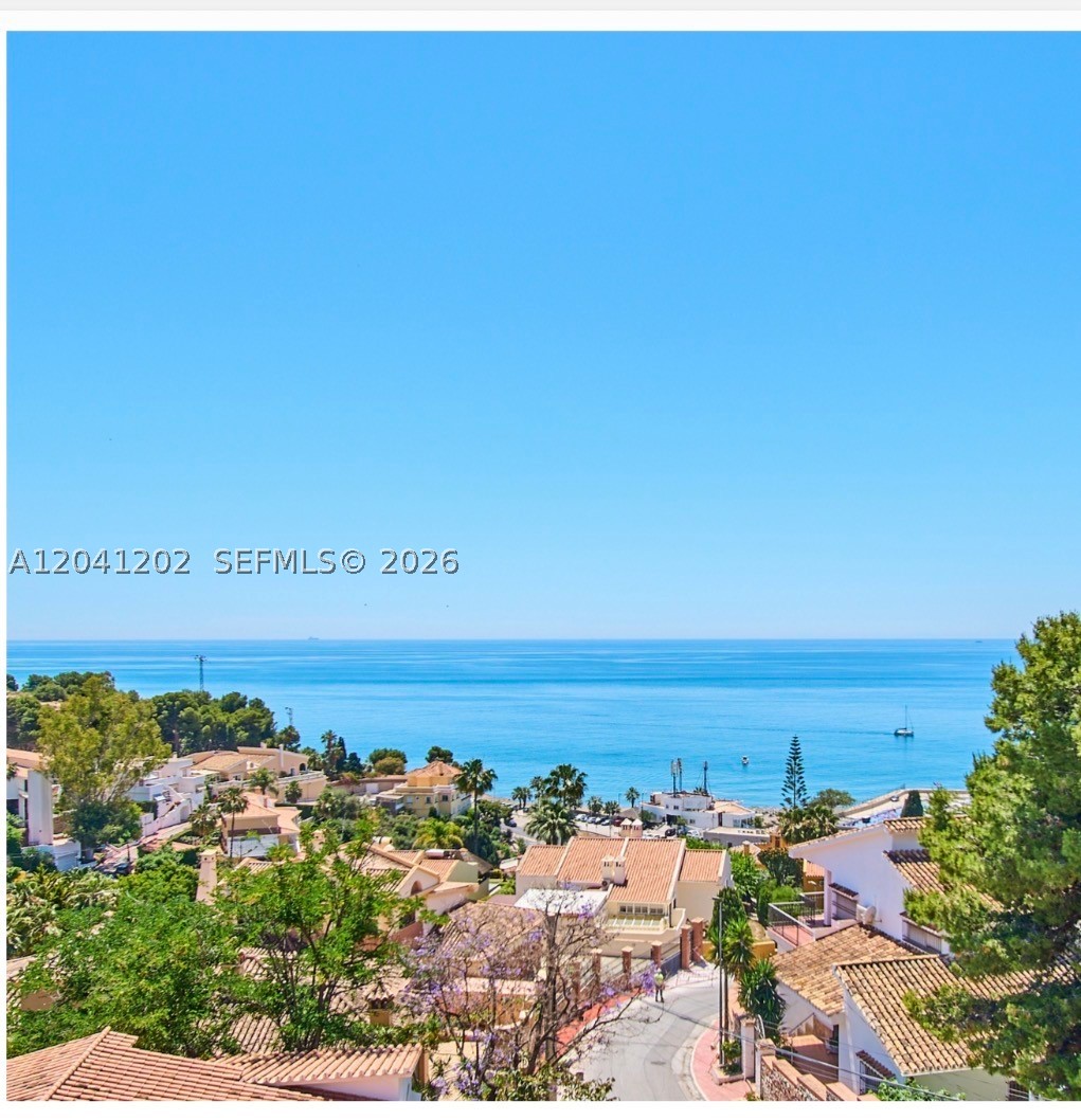 CALLE SEIS DEL CANDADO - Residential