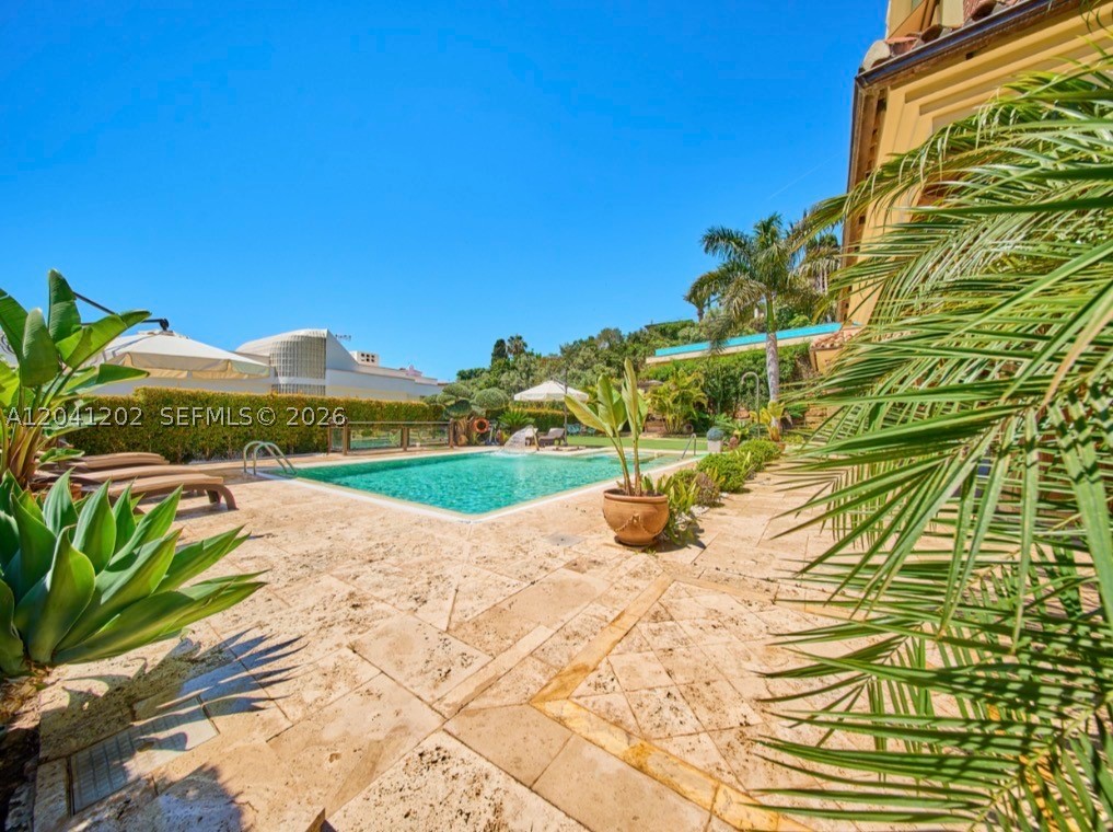 CALLE SEIS DEL CANDADO - Residential