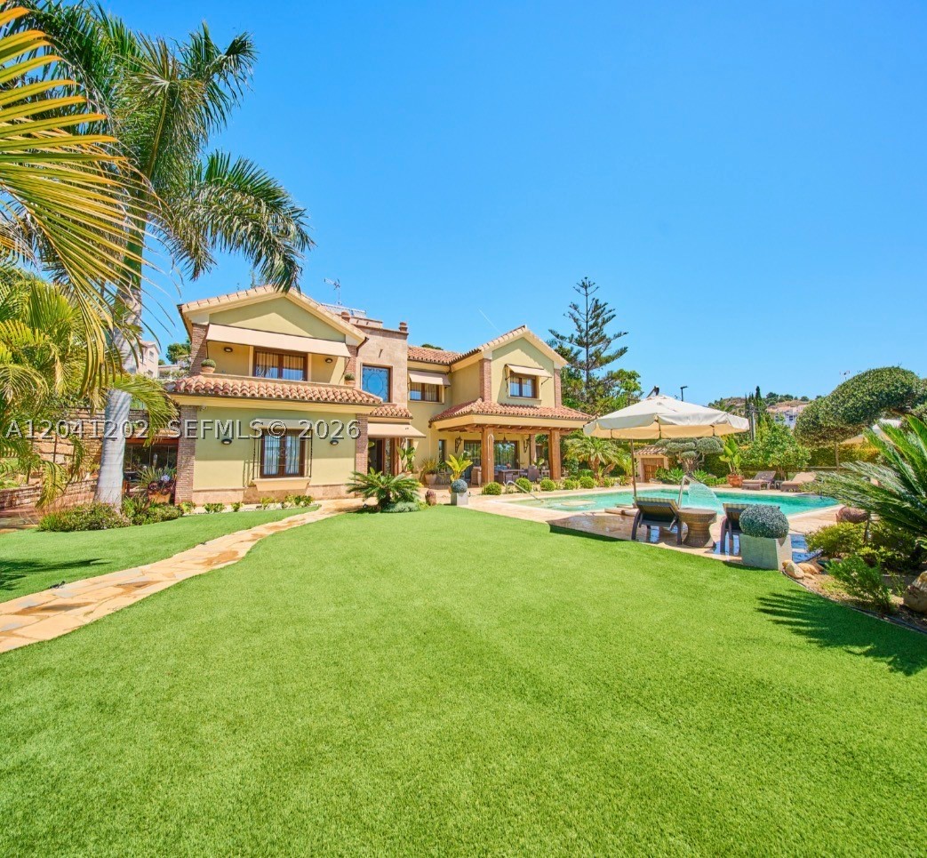 CALLE SEIS DEL CANDADO - Residential