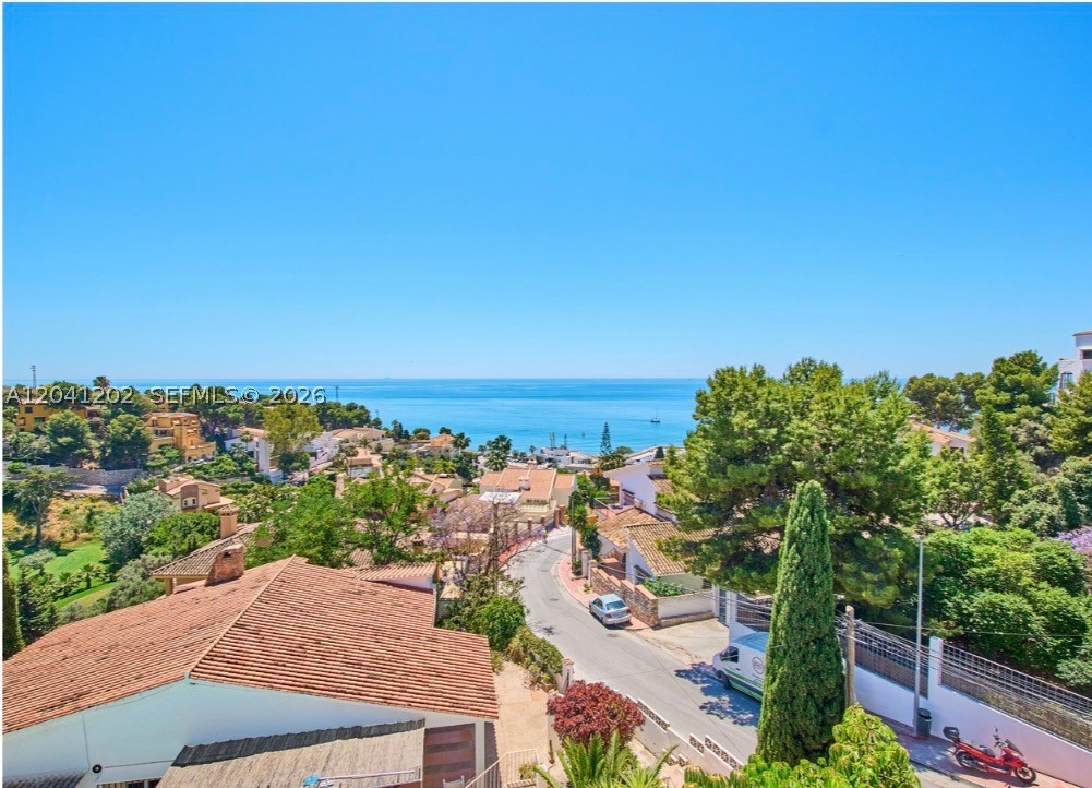 CALLE SEIS DEL CANDADO - Residential
