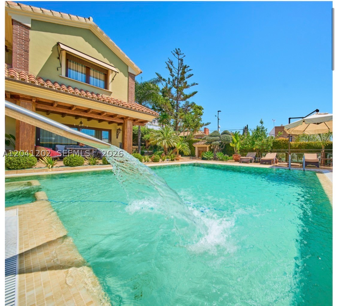 CALLE SEIS DEL CANDADO - Residential