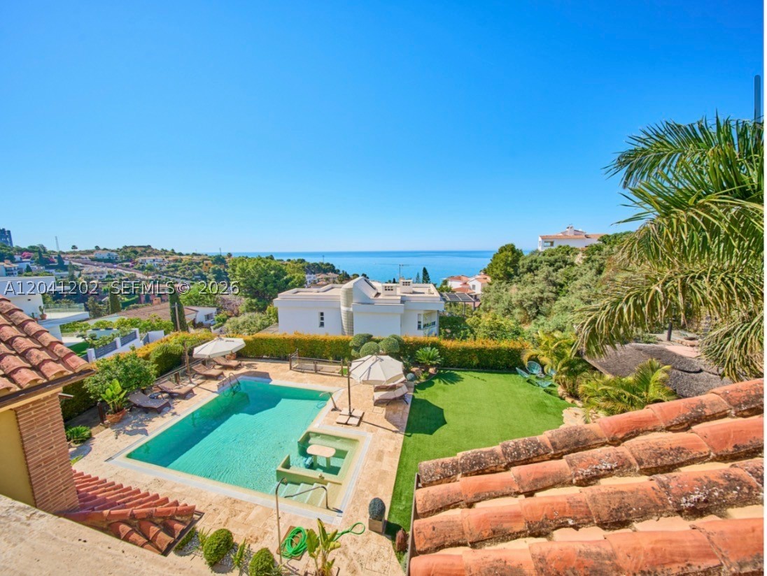 CALLE SEIS DEL CANDADO - Residential