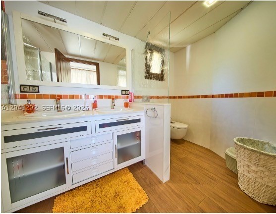 CALLE SEIS DEL CANDADO - Residential