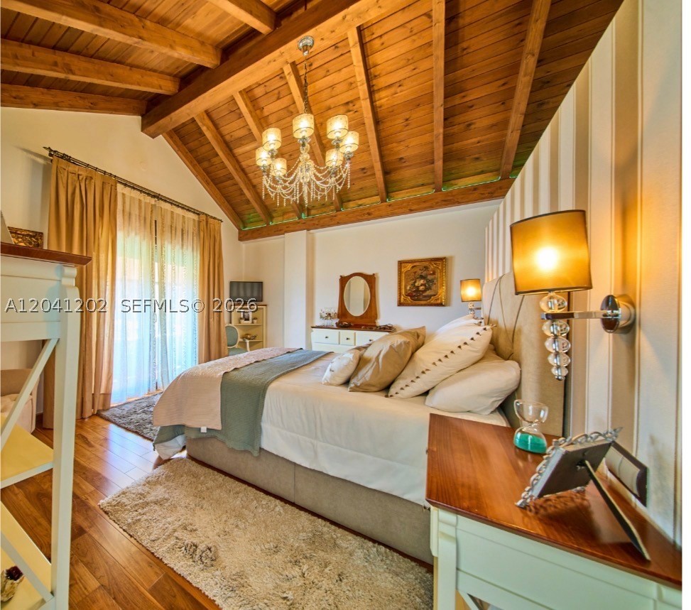 CALLE SEIS DEL CANDADO - Residential