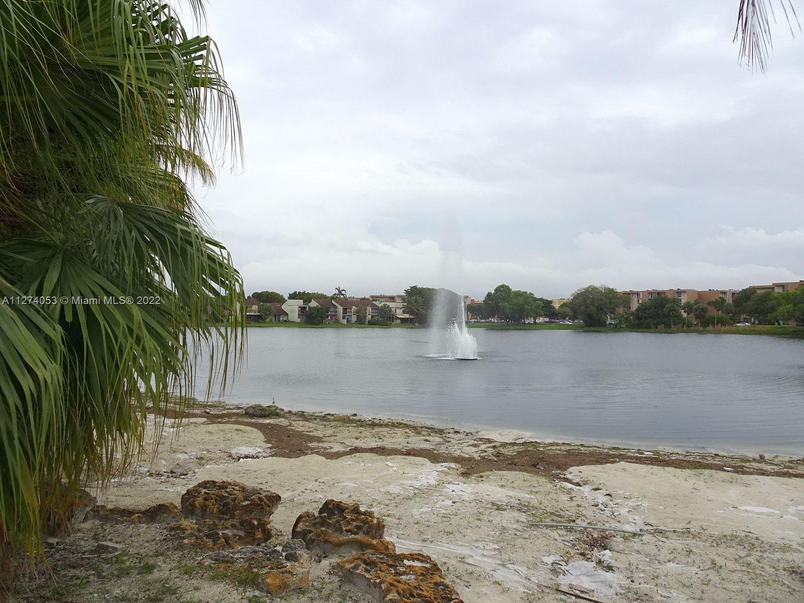 THE BEACH CLUB FONTAINEBL - Residential