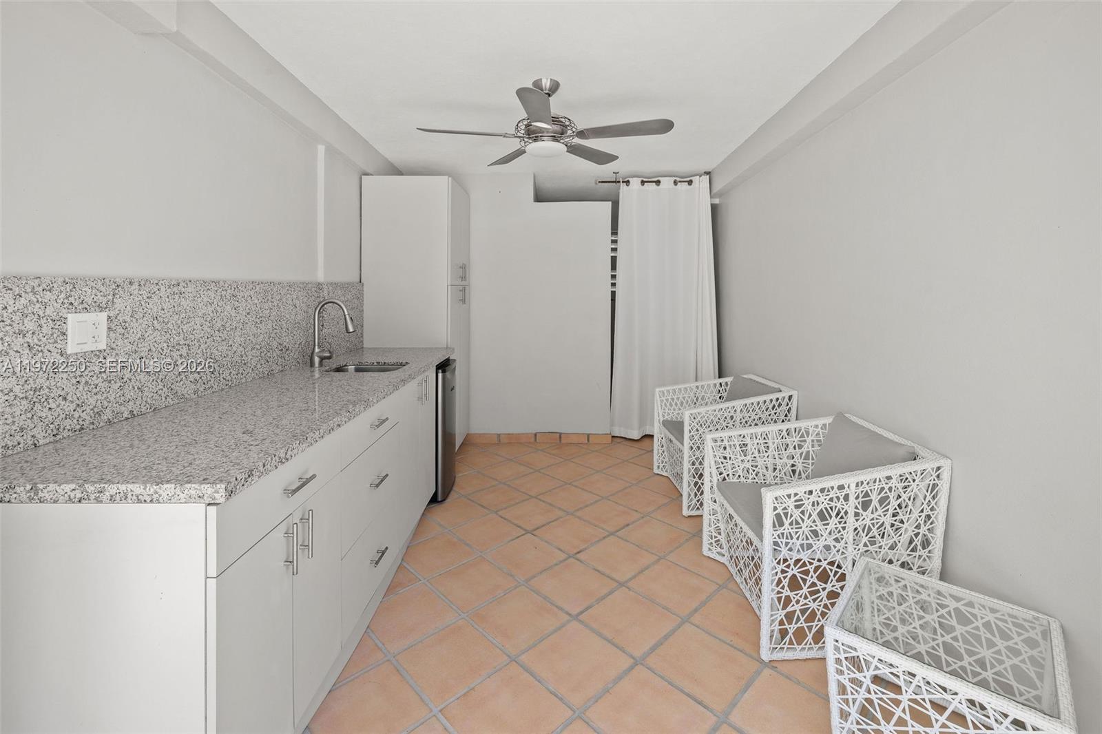 THE EXECUTIVE CONDO - Residential