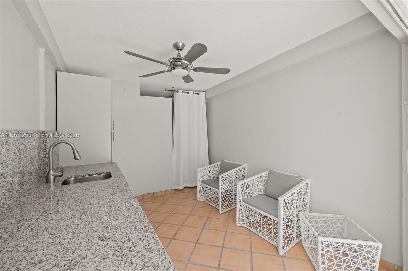 THE EXECUTIVE CONDO - Residential