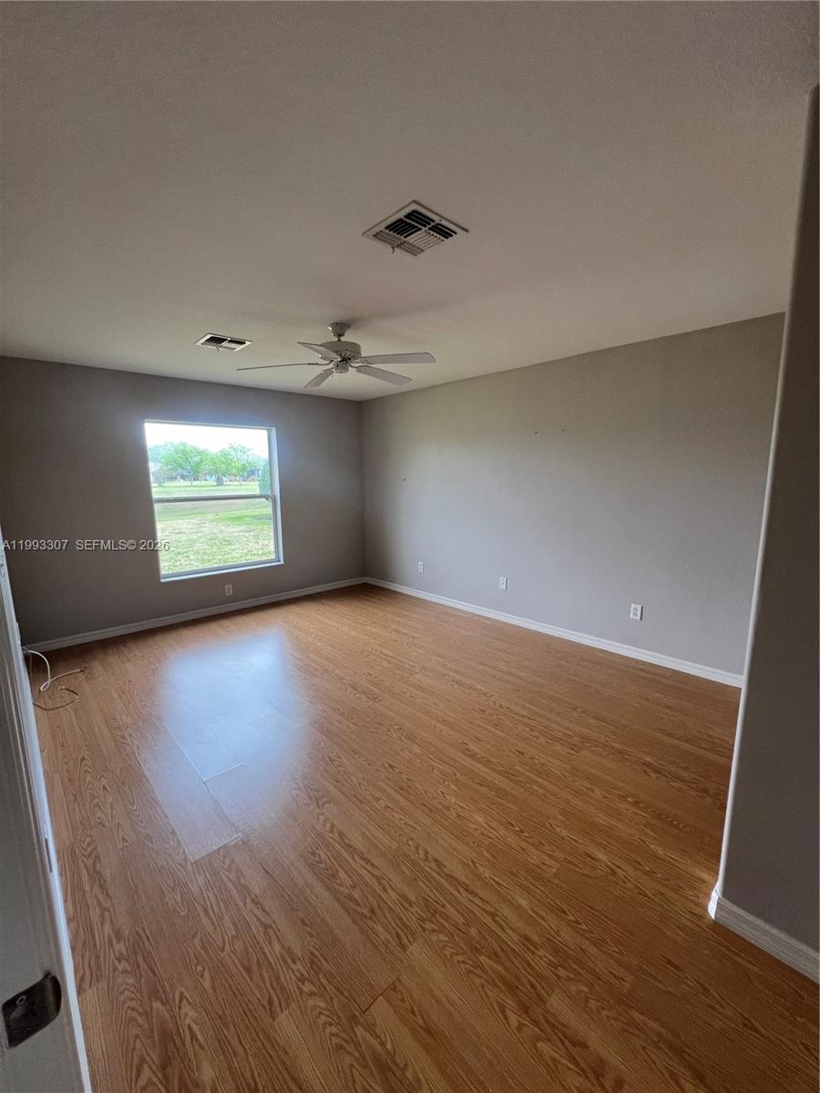 SUMMERGLEN - Residential