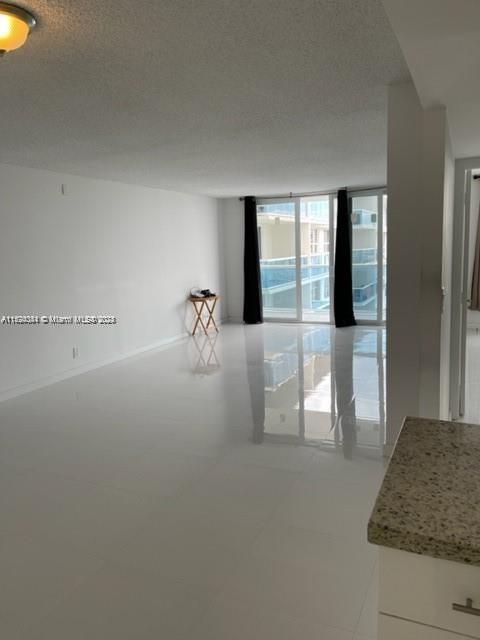 HALLMARK OF HOLLYWOOD CON - Residential Lease