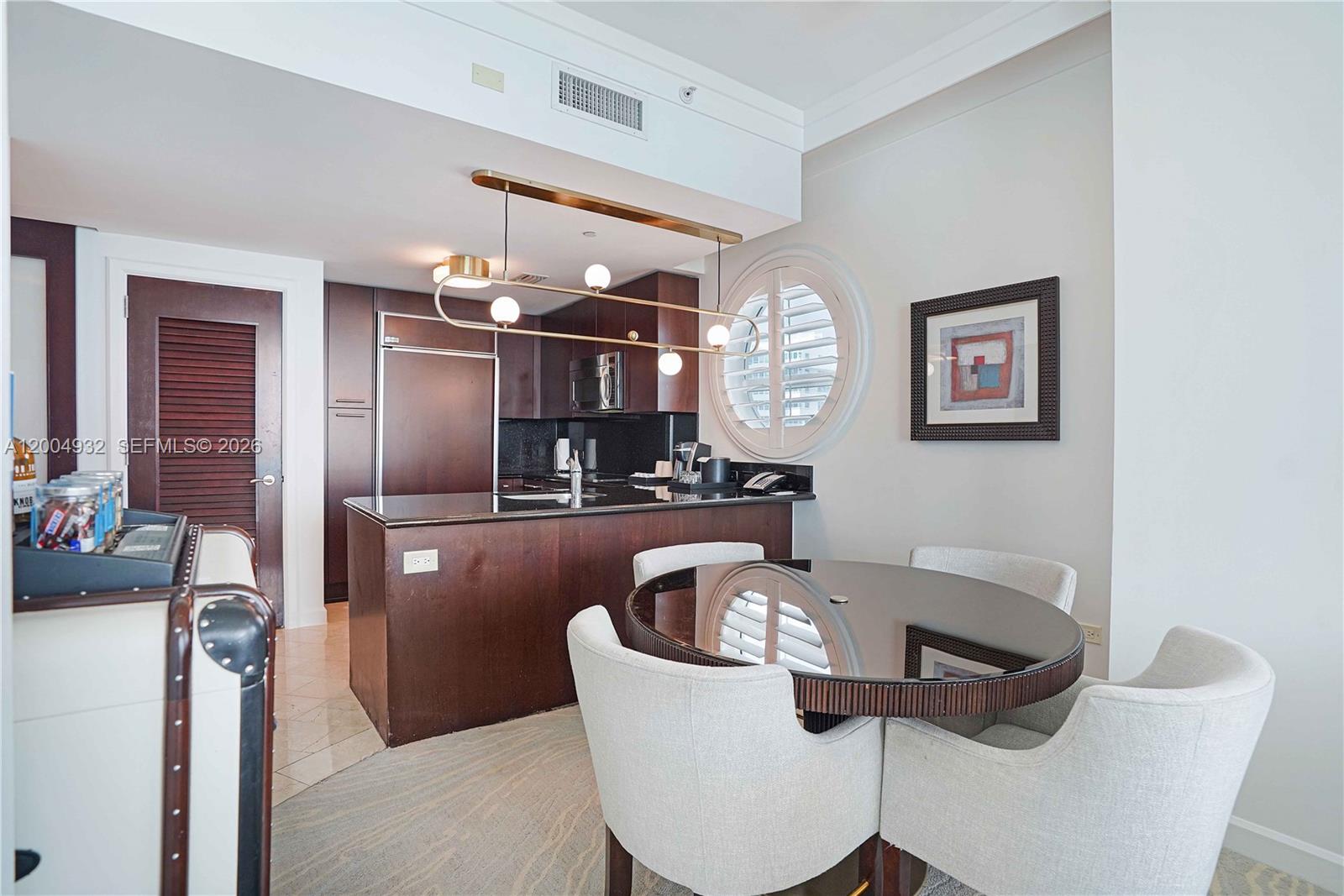 FONTAINEBLEAU III - Residential
