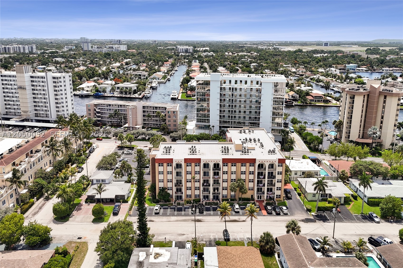 LADO DEL RIO CONDO - Residential