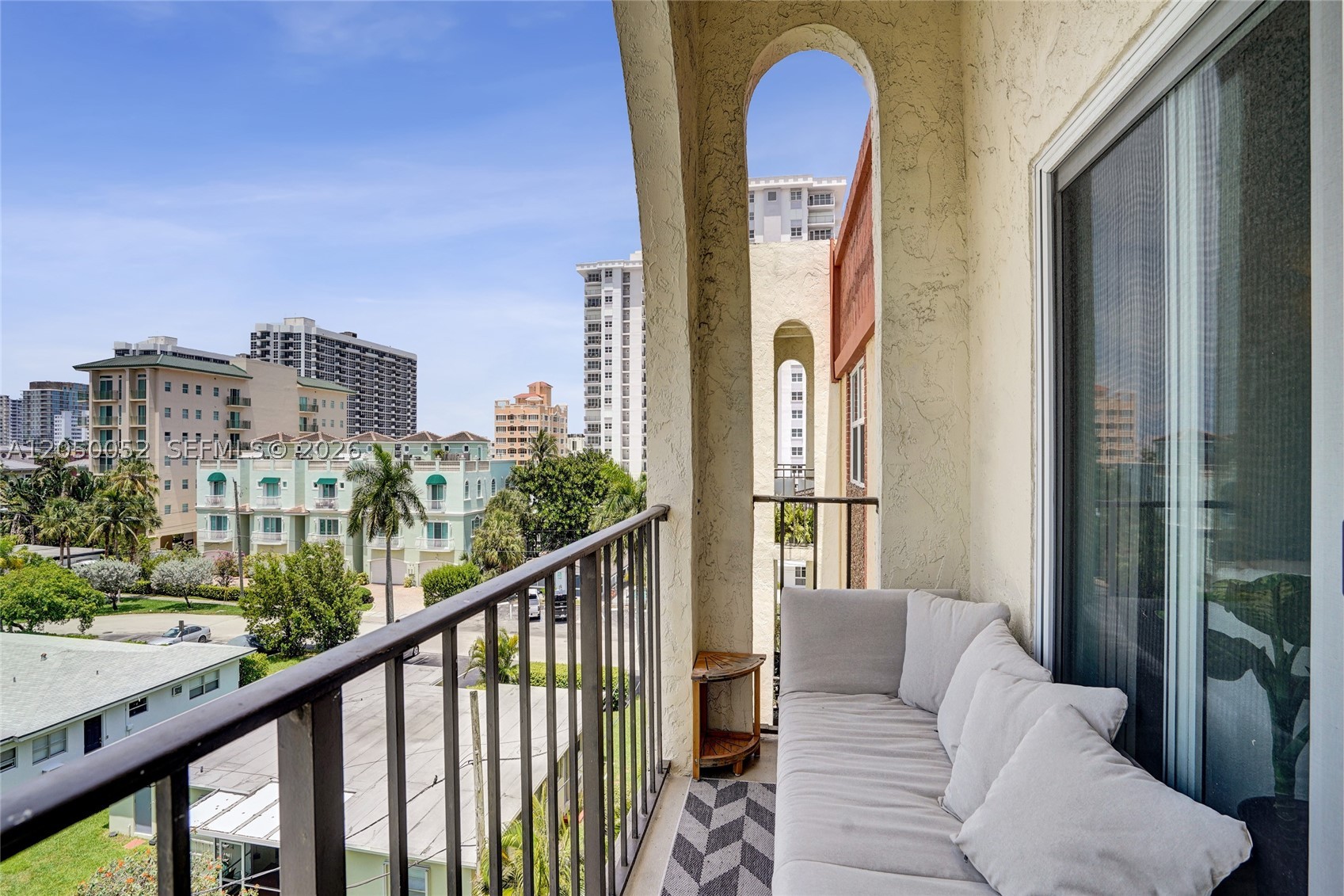 LADO DEL RIO CONDO - Residential
