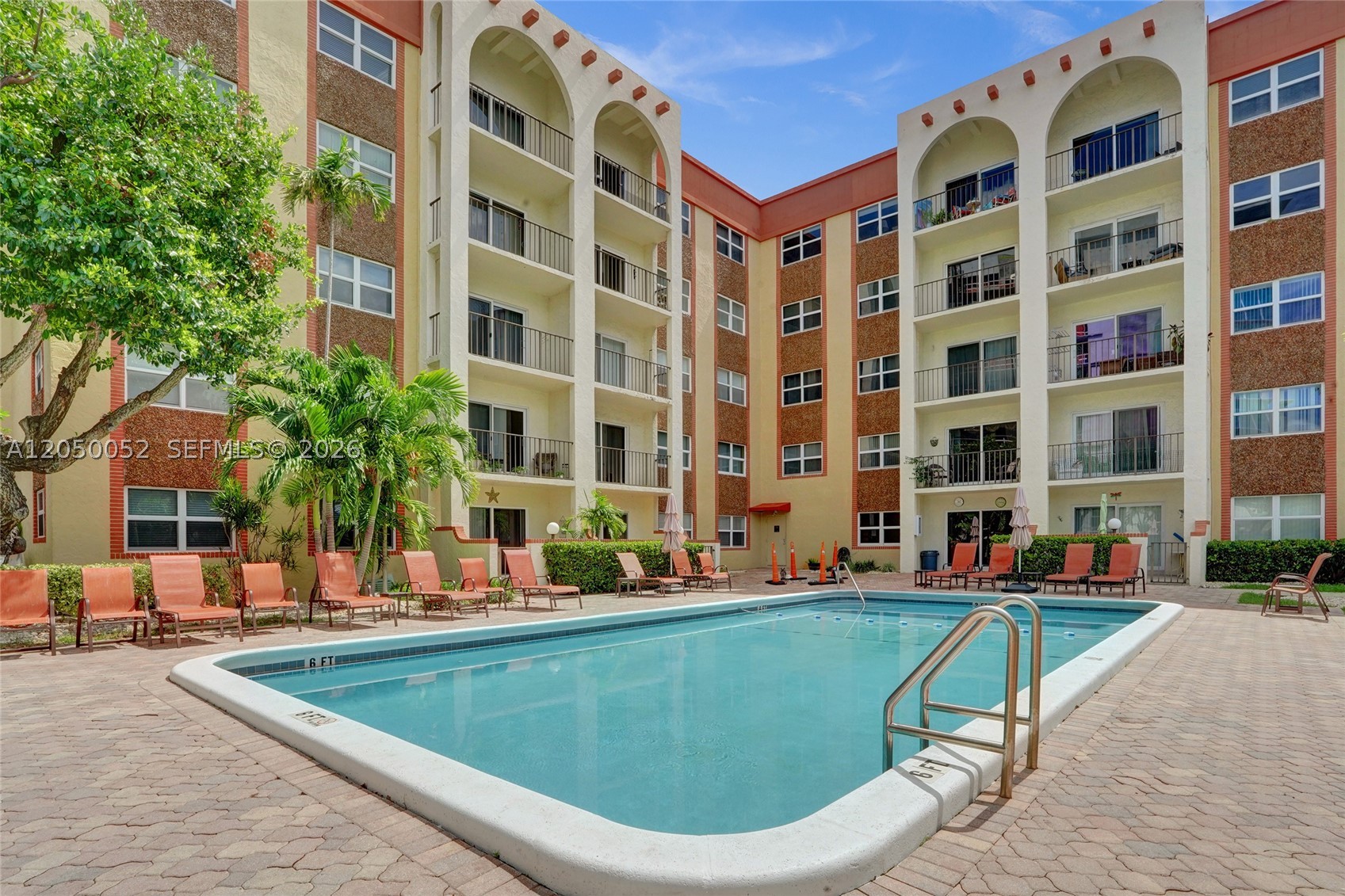 LADO DEL RIO CONDO - Residential