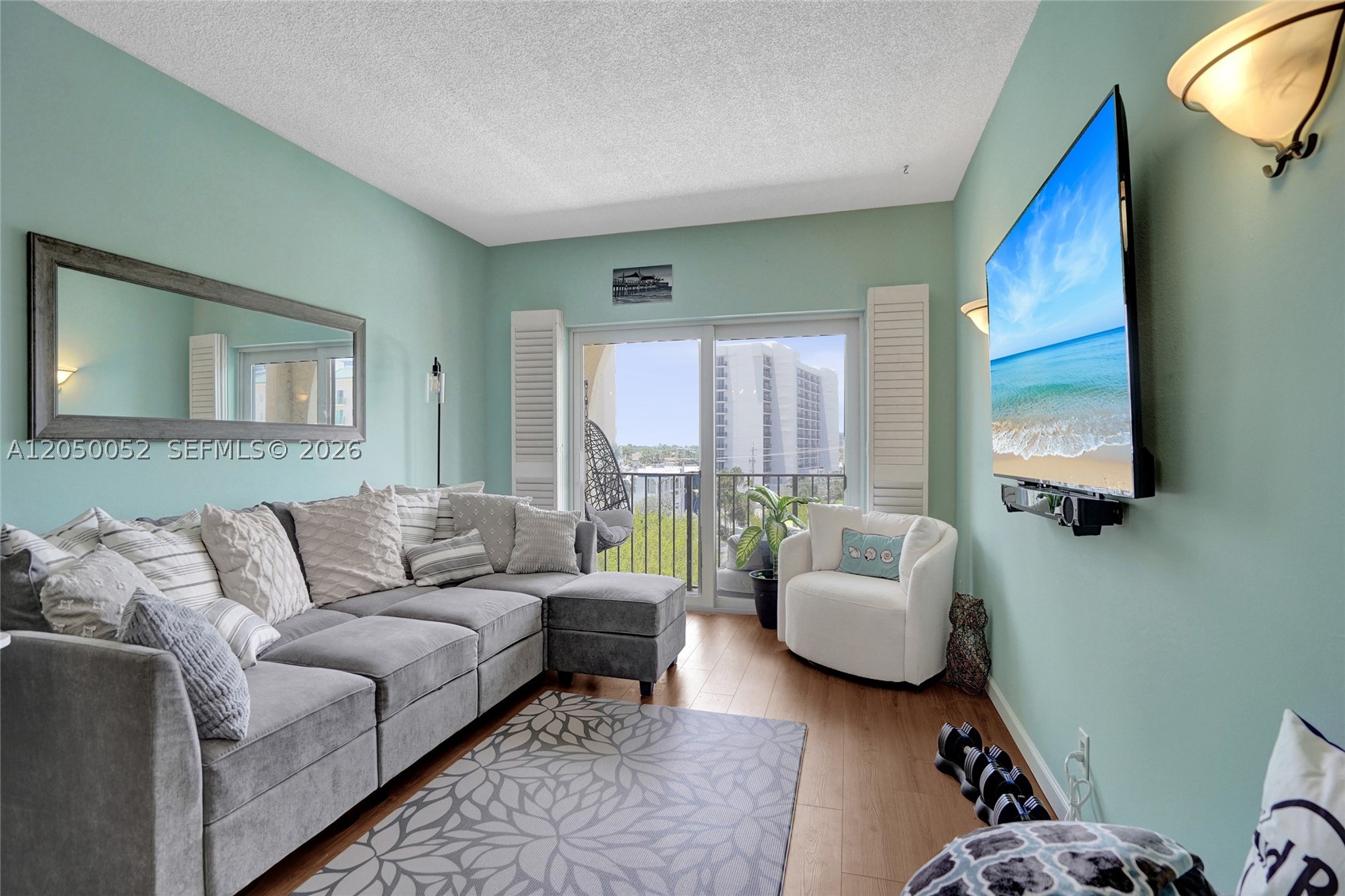 LADO DEL RIO CONDO - Residential