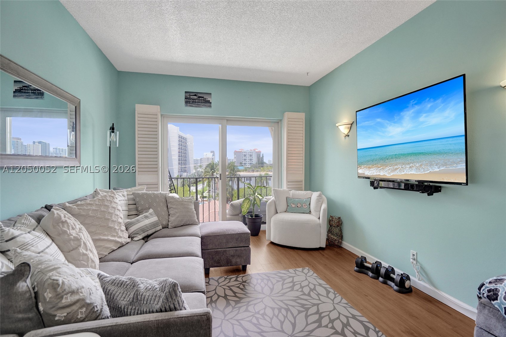 LADO DEL RIO CONDO - Residential