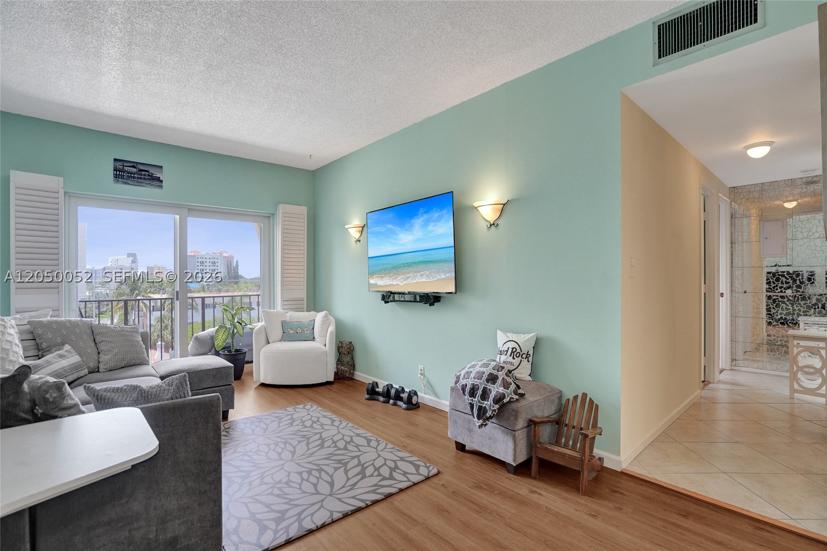 LADO DEL RIO CONDO - Residential