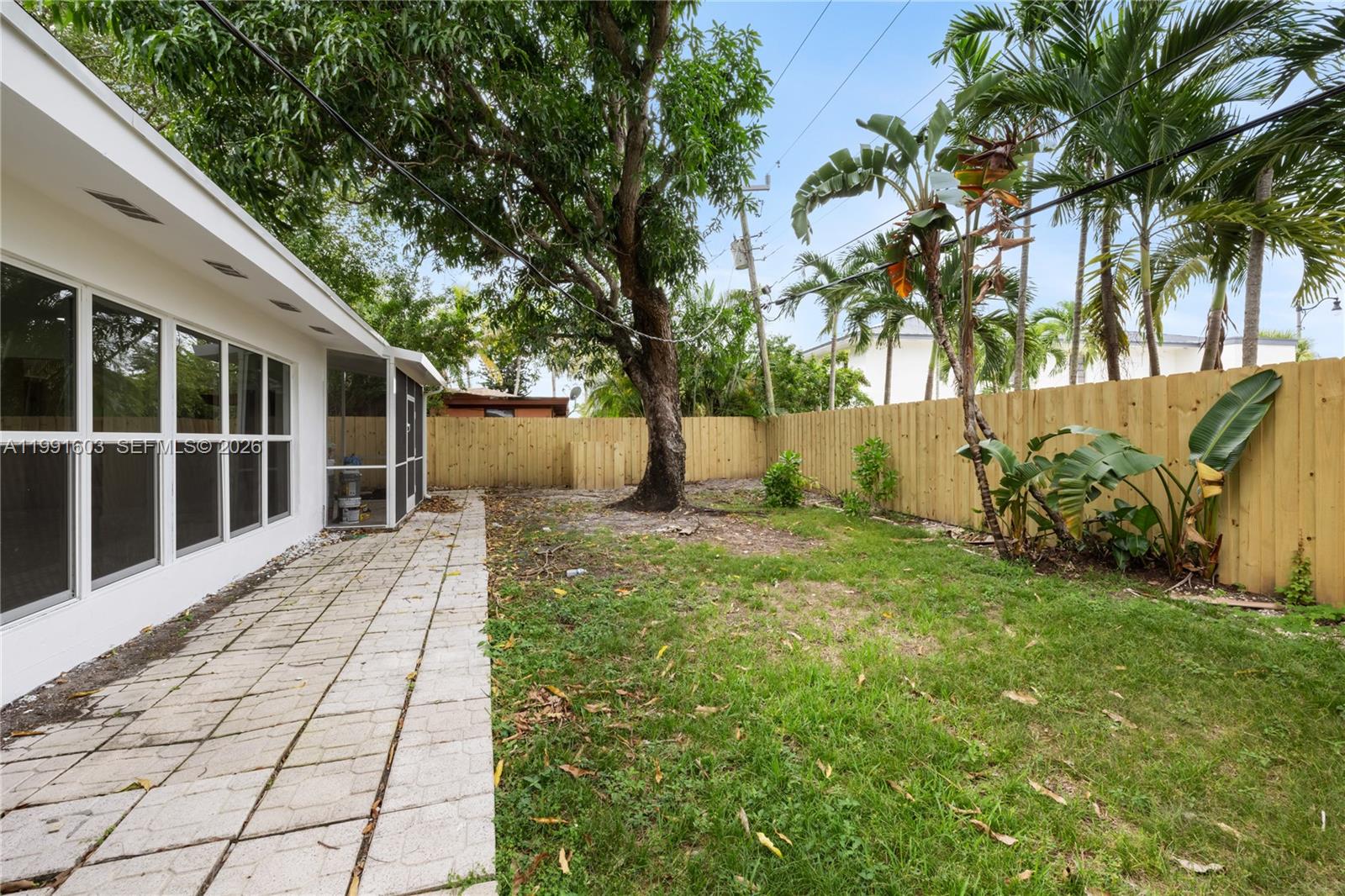 LAWN ACRES - Residential Lease