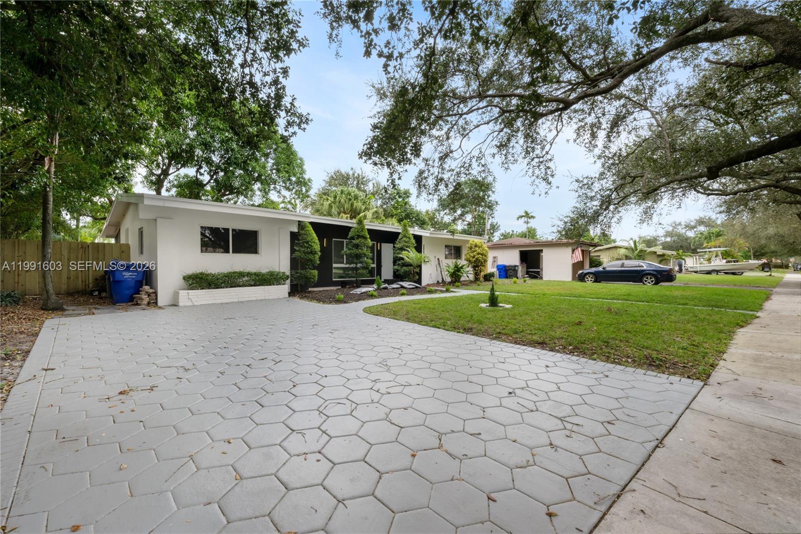 LAWN ACRES - Residential Lease