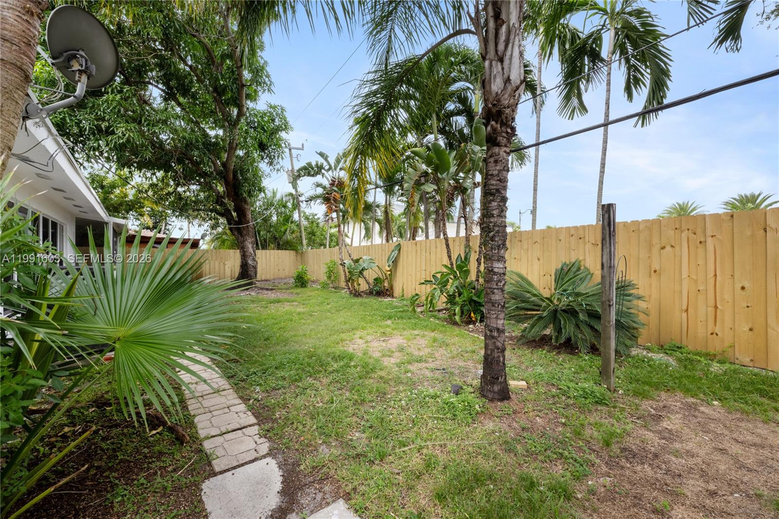 LAWN ACRES - Residential Lease