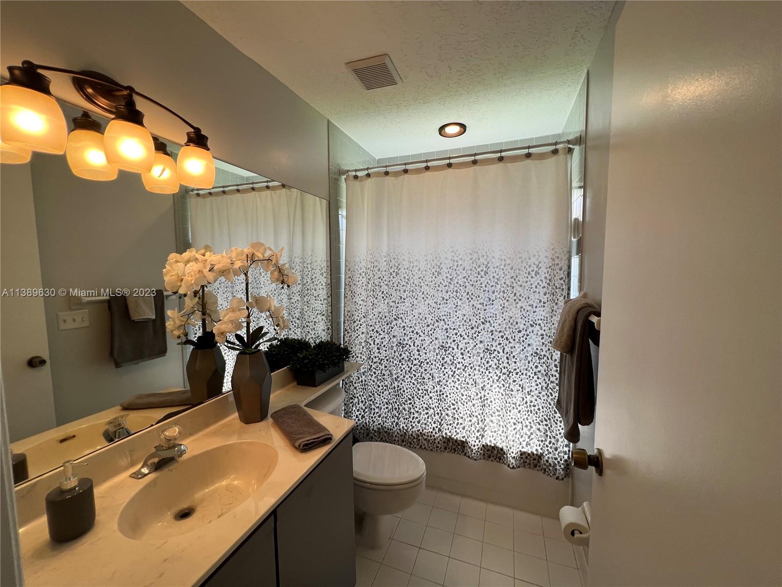 NORTH PALM BEACH HEIGHTS - Residential