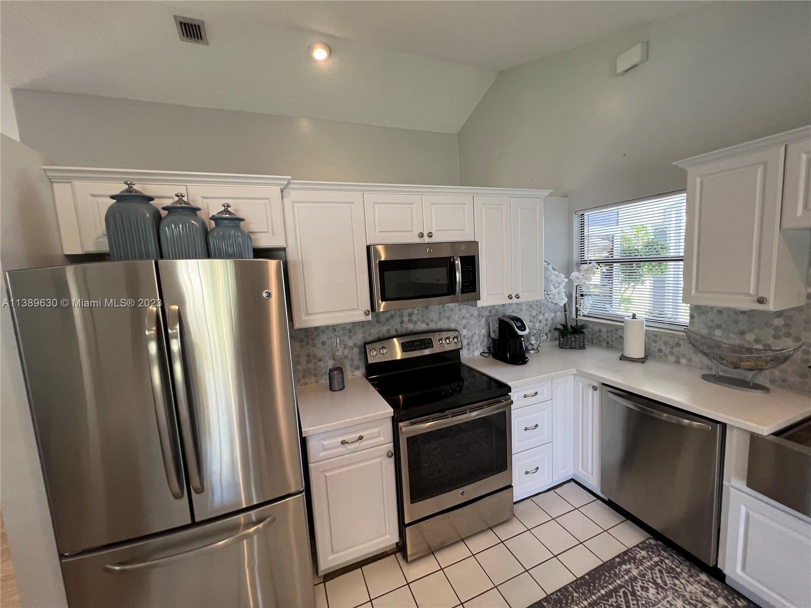 NORTH PALM BEACH HEIGHTS - Residential