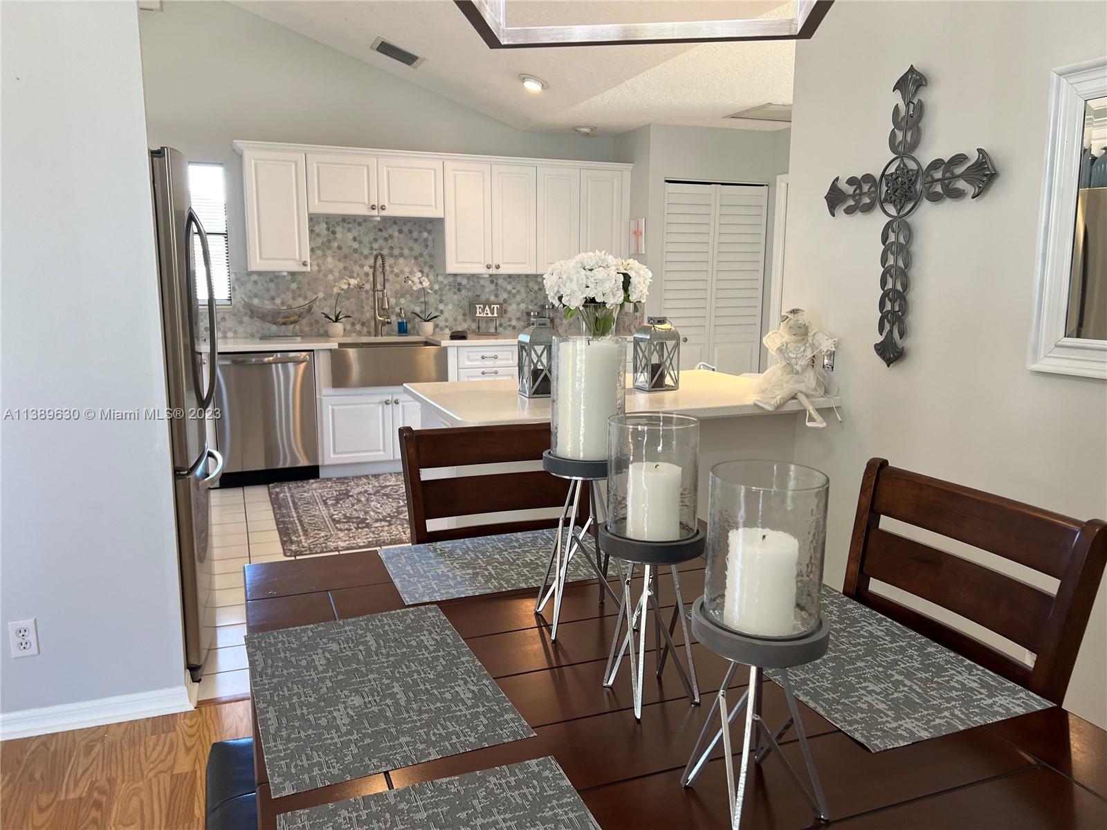NORTH PALM BEACH HEIGHTS - Residential